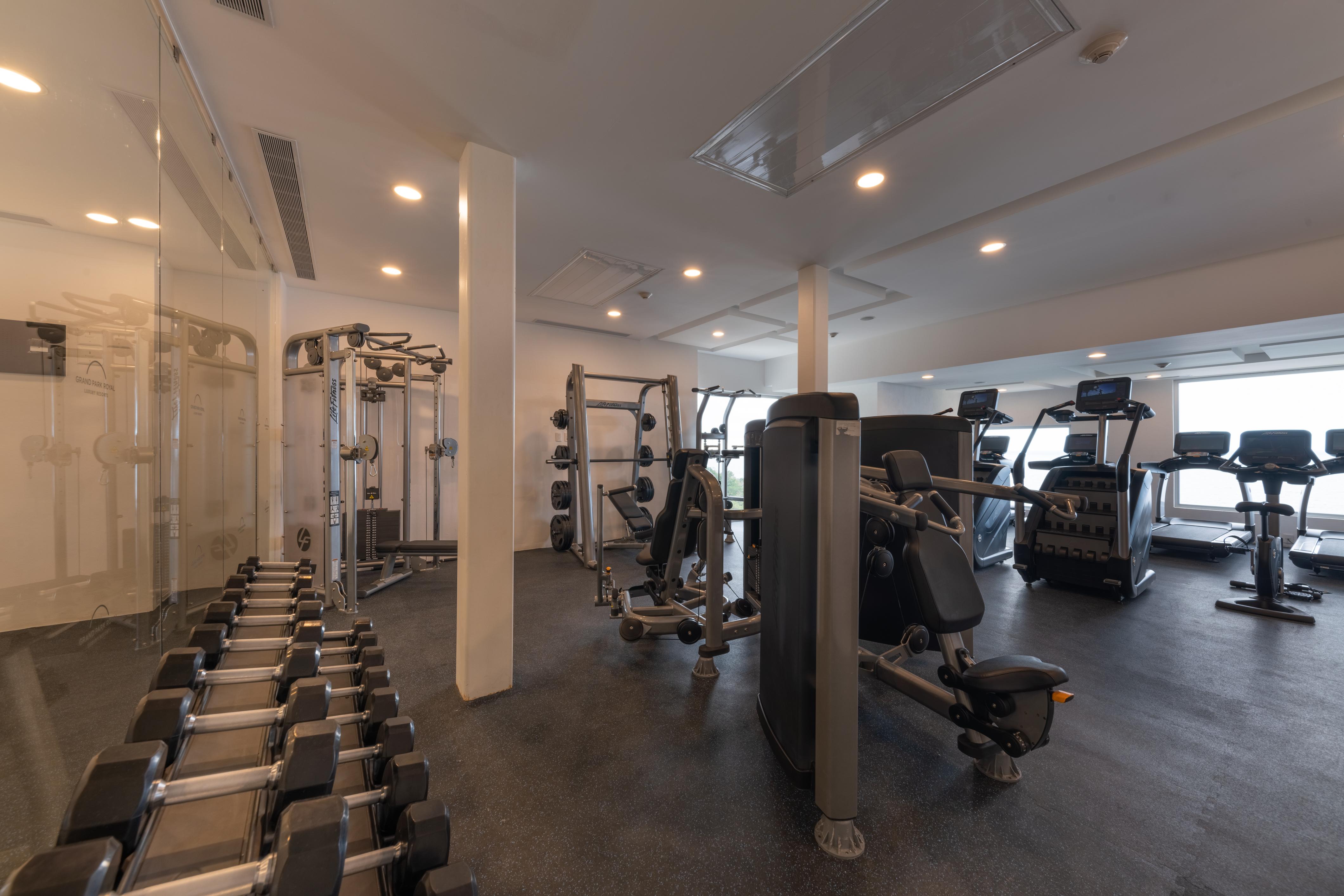Grand Park Royal פוארטו ואלארטה מראה חיצוני תמונה The gym at the hotel