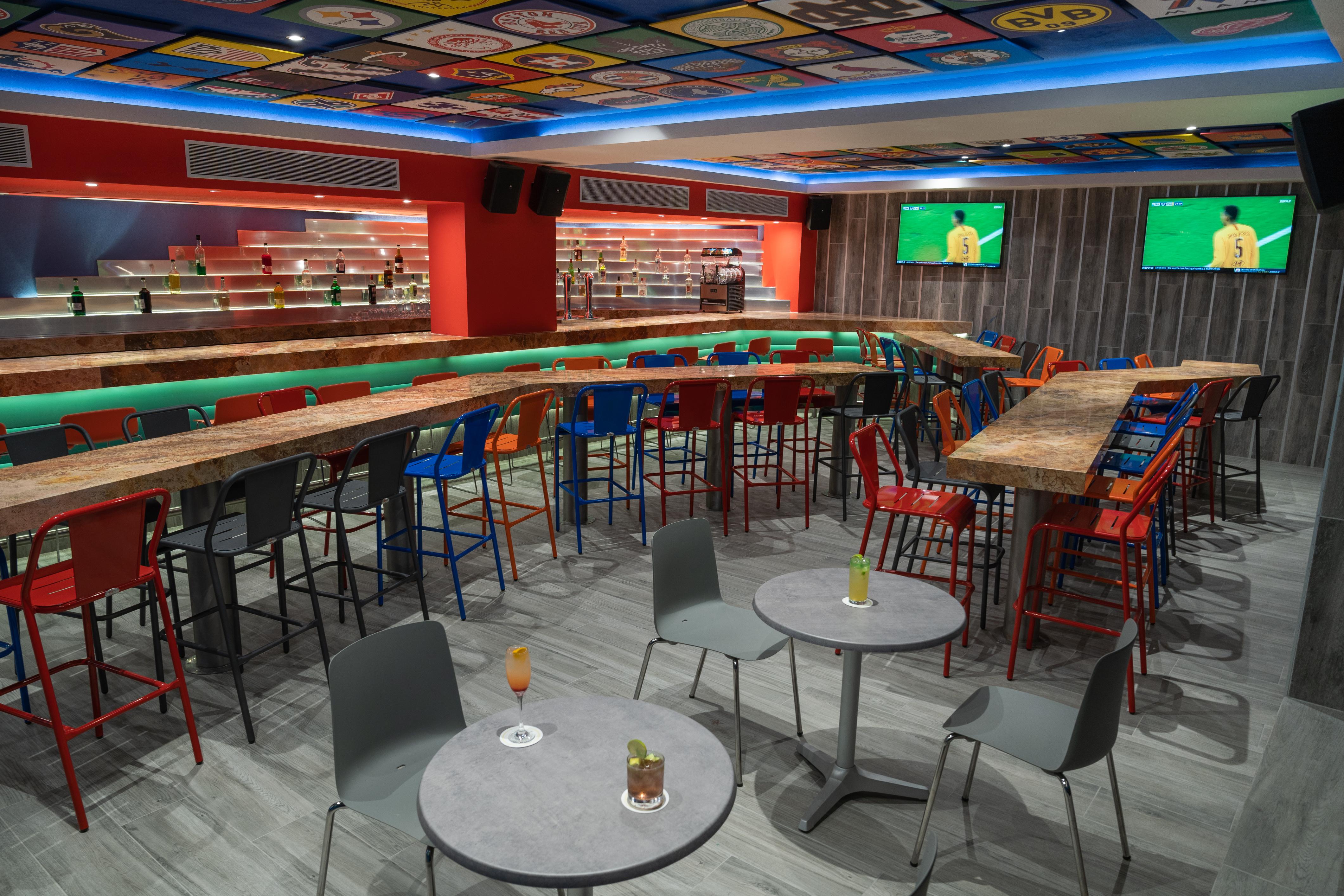 Grand Park Royal פוארטו ואלארטה מראה חיצוני תמונה The interior of the bar