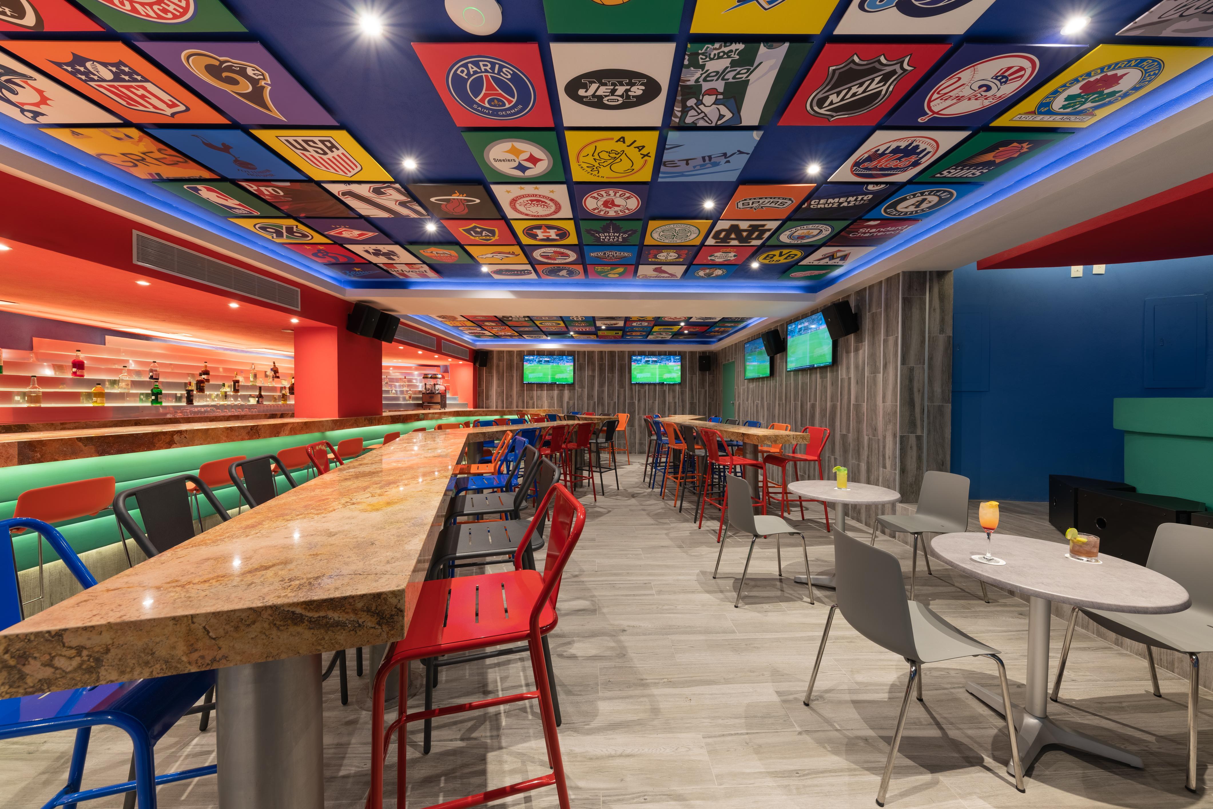 Grand Park Royal פוארטו ואלארטה מראה חיצוני תמונה The interior of the bar